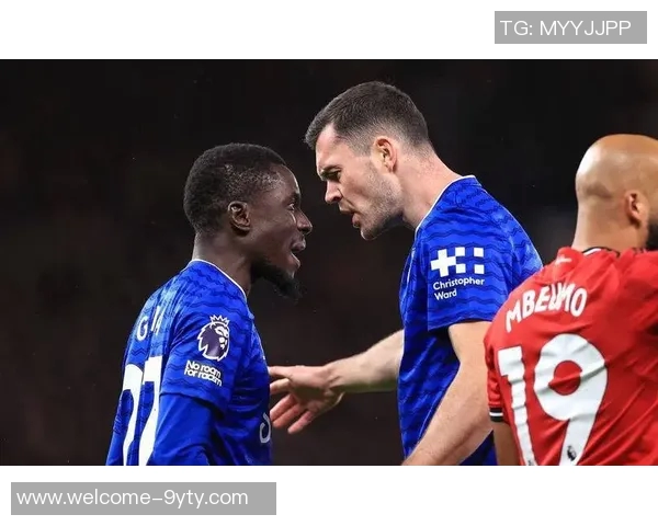 内维尔批评卢克肖需增强对抗能力以应对激烈比赛挑战 内维尔批评卢克肖需增强对抗能力以应对激烈比赛挑战